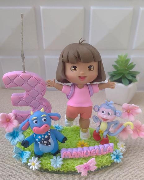 Topo de Bolo Dora Aventureira Personalizado em Biscuit