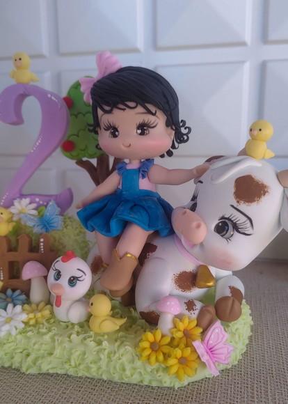 Topo de Bolo Fazendinha Menina em Biscuit Personalizado