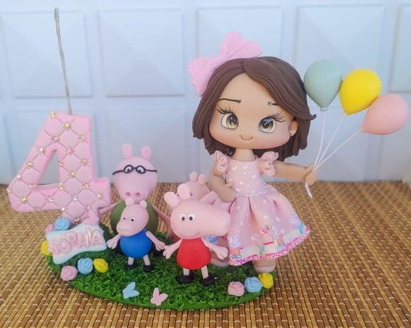 Topo de Bolo Menina Porquinha