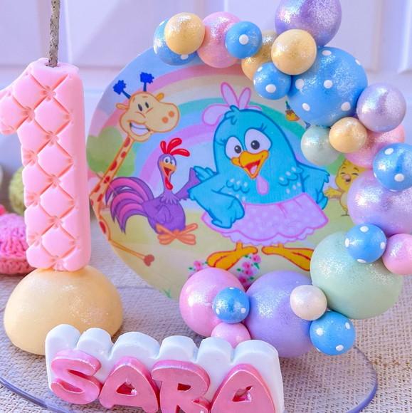 Vela Cenário Galinha Pintadinha com Nome - 10 cm