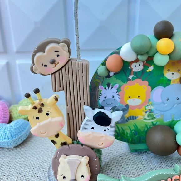 Vela de Aniversário Safari em Biscuit com Nome e Idade