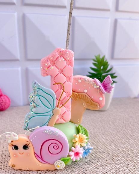 Vela Personalizada Jardim Encantado em Biscuit