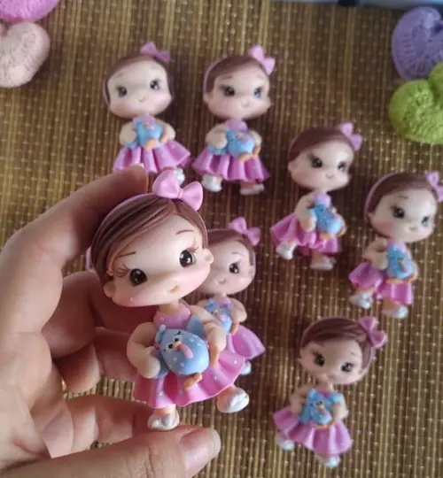 Apliques Menina Galinha Pintadinha
