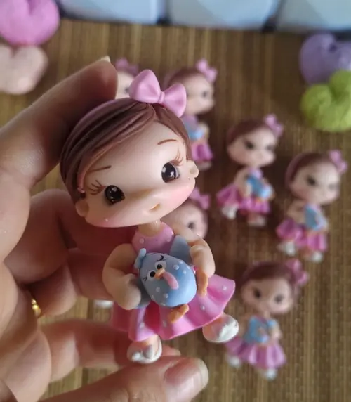 Apliques Menina Galinha Pintadinha