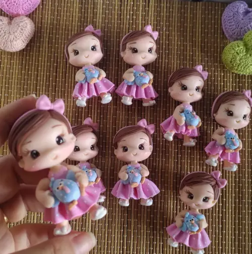 Apliques Menina Galinha Pintadinha