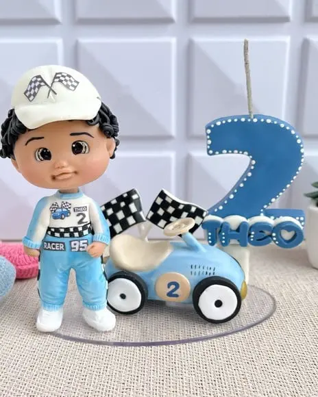 Topo de Bolo Carro com Vela 2 em Biscuit Personalizado