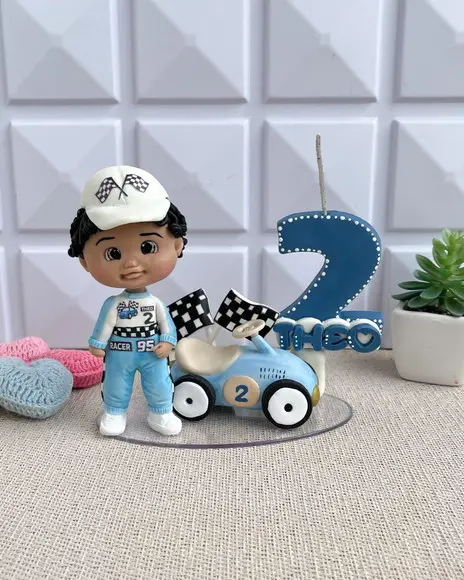 Topo de Bolo Carro com Vela 2 em Biscuit Personalizado