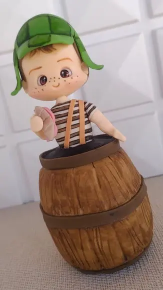 Topo de Bolo Chaves em Biscuit