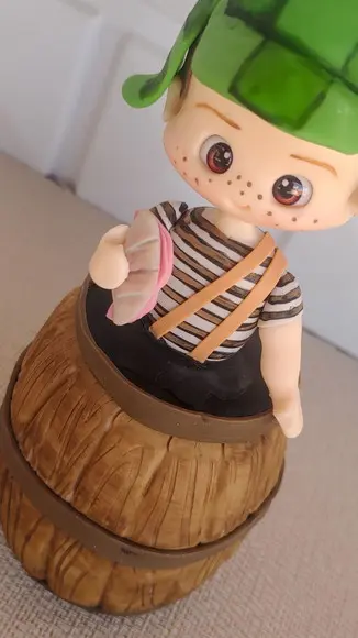 Topo de Bolo Chaves em Biscuit
