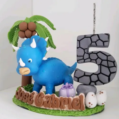 Topo de Bolo Dinossauro em Biscuit