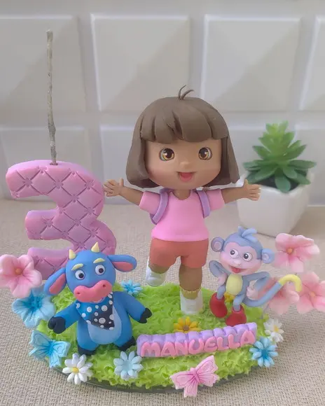 Topo de Bolo Dora Aventureira Personalizado em Biscuit