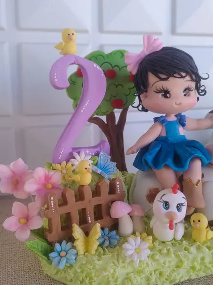 Topo de Bolo Fazendinha Menina em Biscuit Personalizado