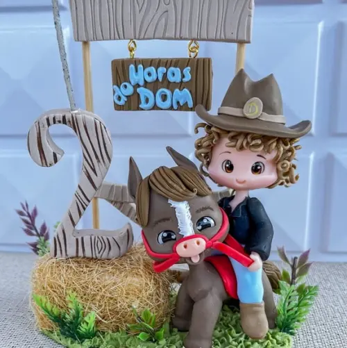 Topo de Bolo Haras Personalizado em Biscuit com Cavalinho
