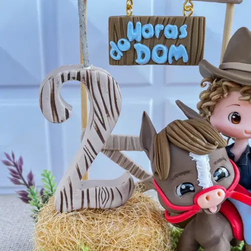 Topo de Bolo Haras Personalizado em Biscuit com Cavalinho