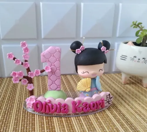 Topo de Bolo Kokeshi