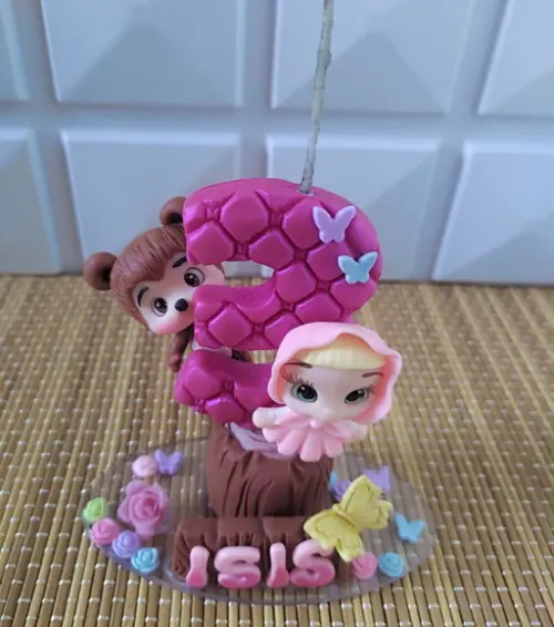 Topo de Bolo Menina e Urso em Biscuit