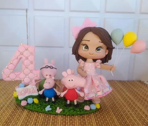 Topo de Bolo Menina Porquinha