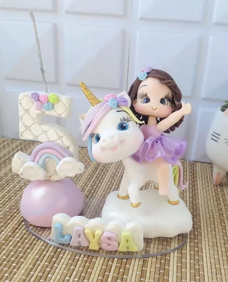 Topo de Bolo Menina Unicórnio