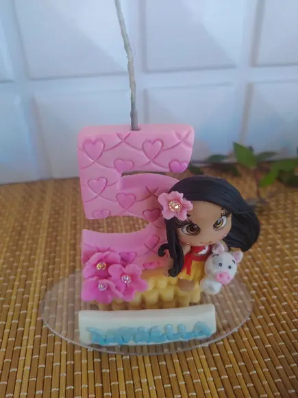 Topo de Bolo Moana em Biscuit