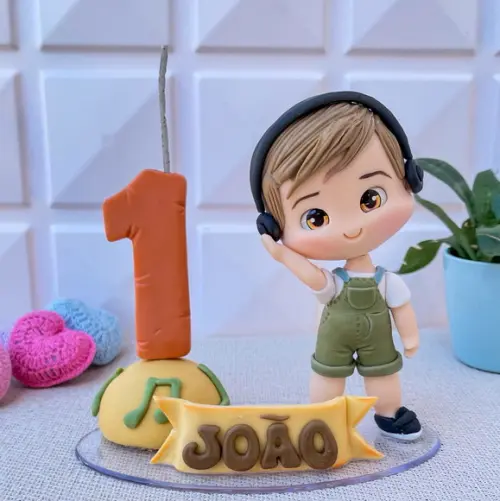 Topo de Bolo Música Infantil com Menininho em Biscuit