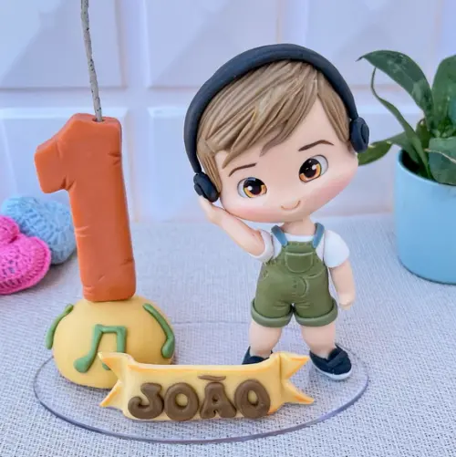 Topo de Bolo Música Infantil com Menininho em Biscuit