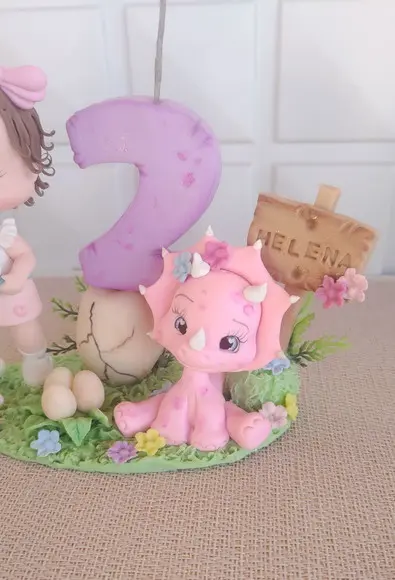 Topo de Bolo/vela Dinossauro Menina Personalizado