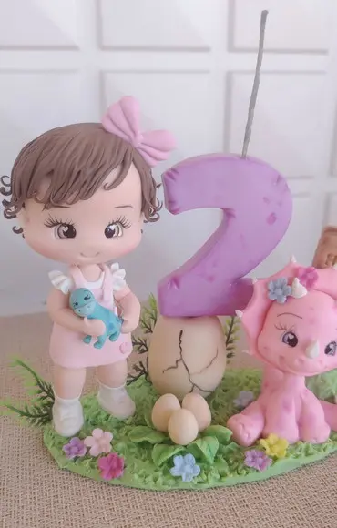 Topo de Bolo/vela Dinossauro Menina Personalizado