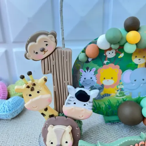 Vela de Aniversário Safari em Biscuit com Nome e Idade