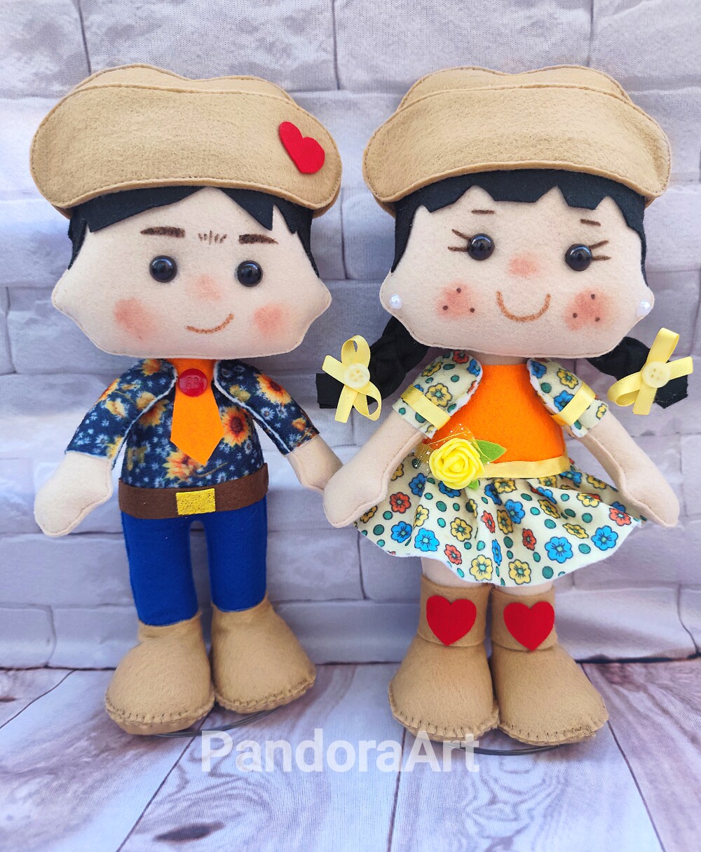 Casal de bonecos de feltro caipira decoração festa junina
