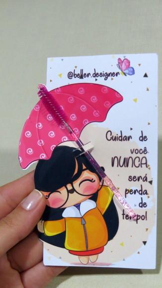 Arquivo Digital Card Porta Escova de Cílios Menina + Cuidado