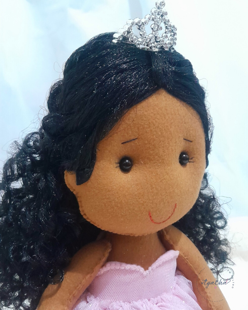 Boneca debutante decorativa em feltro