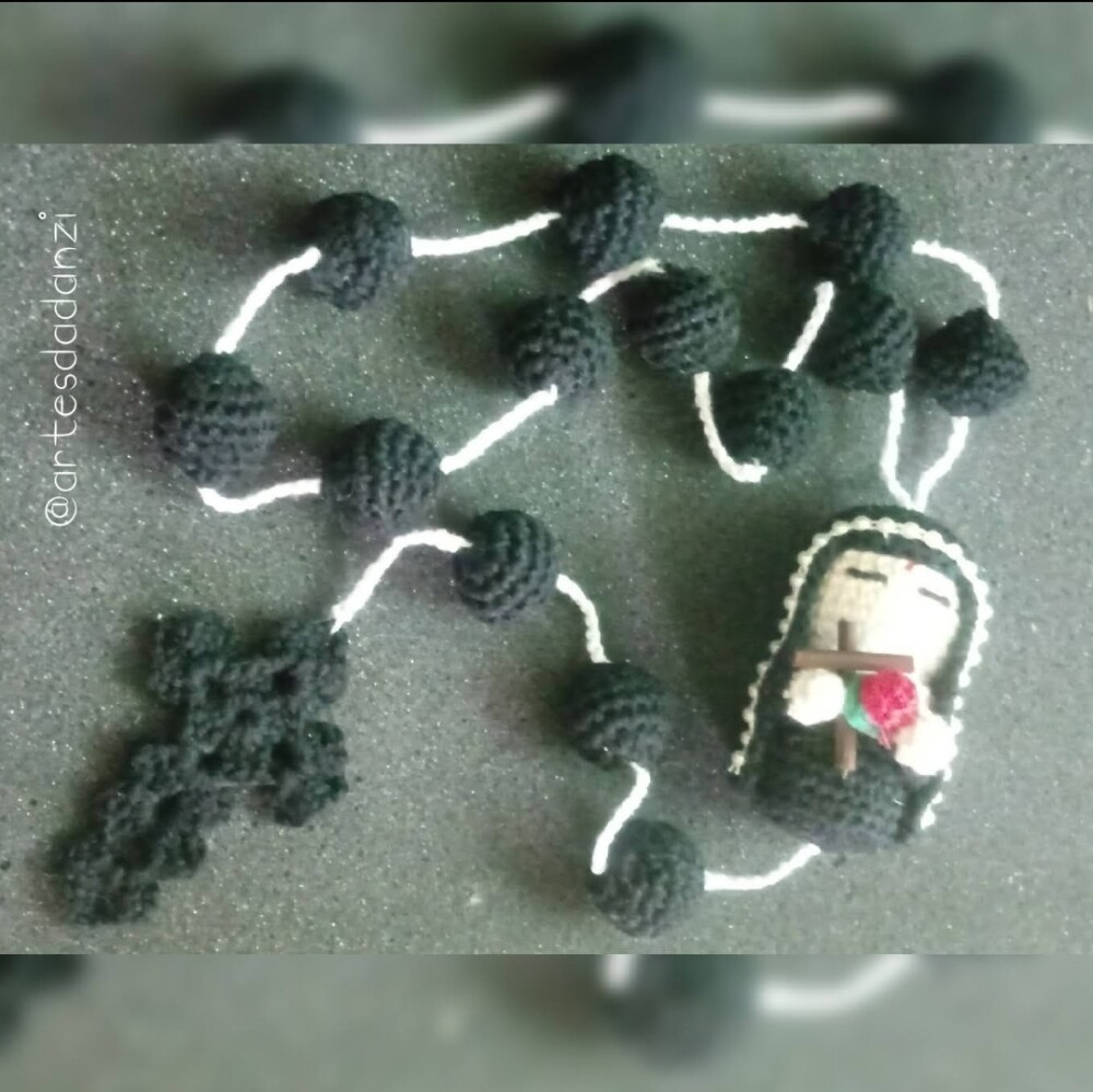 Terço Santa Rita Amigurumi