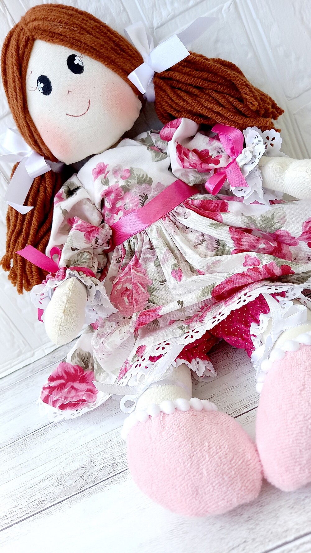 Boneca de Pano Artesanal Algodão Articulada Vestido Floral Rosa