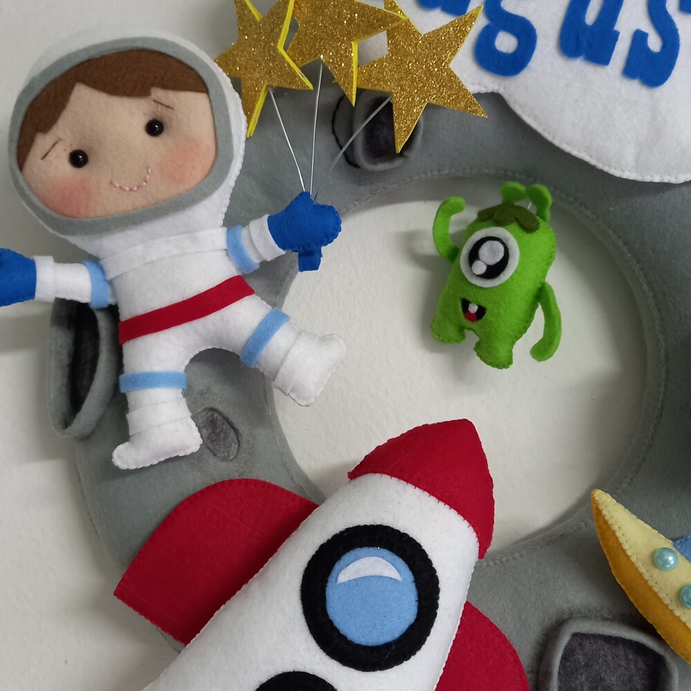 Guirlanda Feltro Astronauta Espacial Enfeite Porta Maternidade Pe