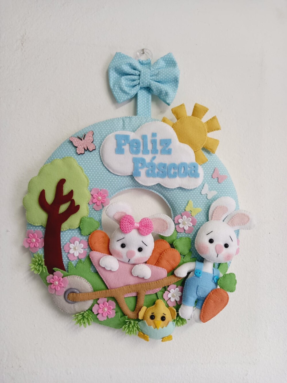 Guirlanda Feltro Feliz Páscoa Casal Coelhinhos Decoração Porta