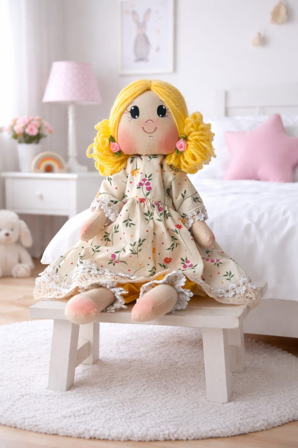 Boneca de Pano Algodão Articulada Vestido Floral Creme Decoraç?