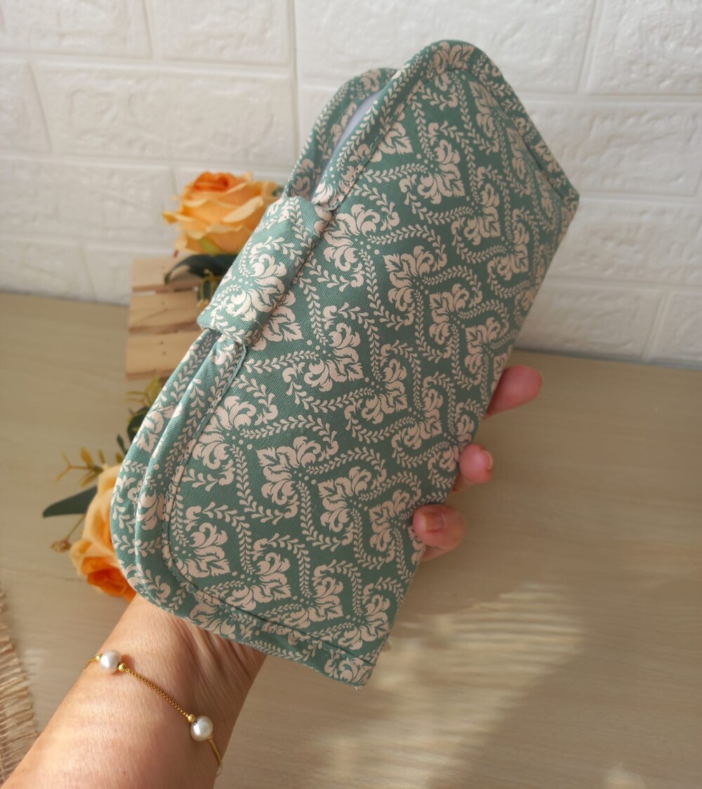 Necessaire Organizadora Porta Itens Higiene Bucal com Toalha