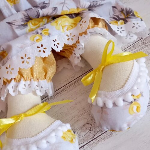 Boneca de Pano Artesanal Algodão Articulada Vestido Floral Amare