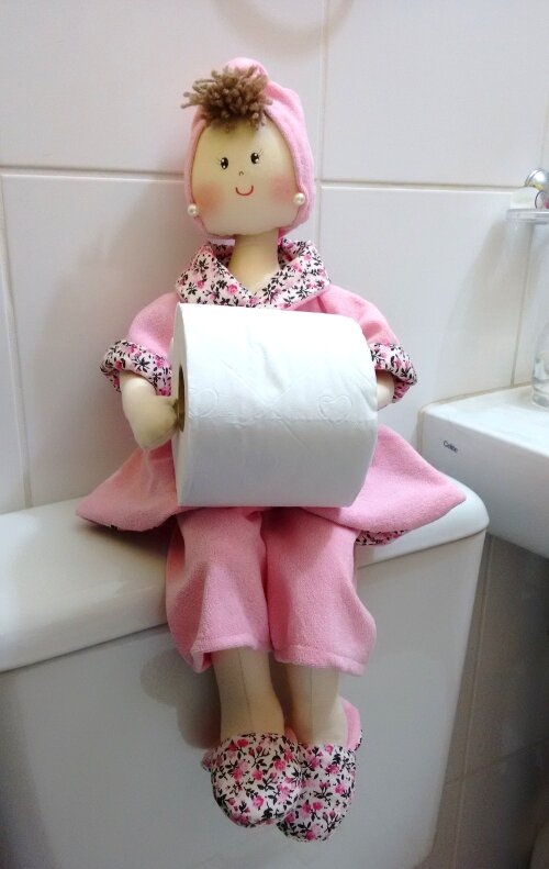 Boneca de Pano Porta Papel Higiênico Utilitária Banheiro Lavabo Rosa