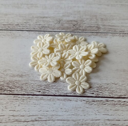 Flor 2cm Prensada Pacote 100 Unidades para Artesanato Laços Lingerie Customização Roupa e Tiaras