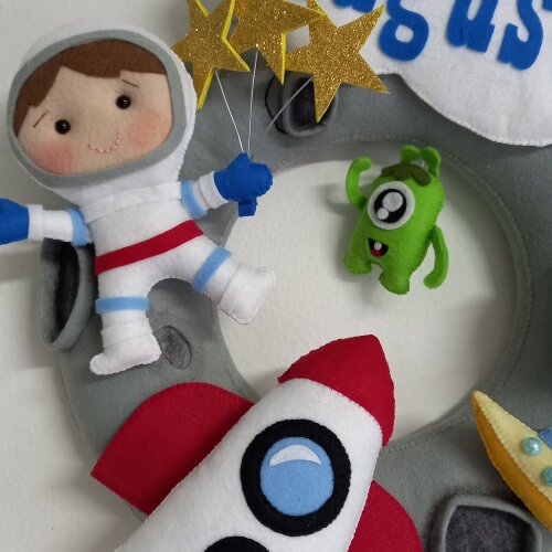 Guirlanda Feltro Astronauta Espacial Enfeite Porta Maternidade Pe