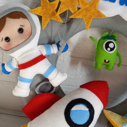 Guirlanda Feltro Astronauta Espacial Enfeite Porta Maternidade Pe