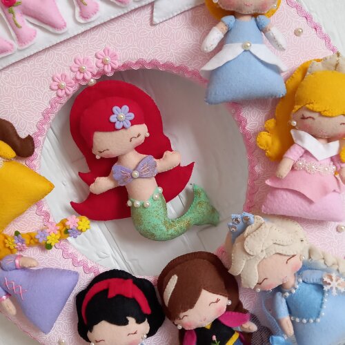 Guirlanda Feltro Porta Maternidade Bebê Enfeite Princesas
