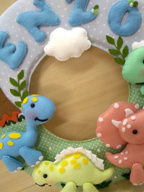 Guirlanda Feltro Dinossauros Enfeite Porta Maternidade Bebê Pers