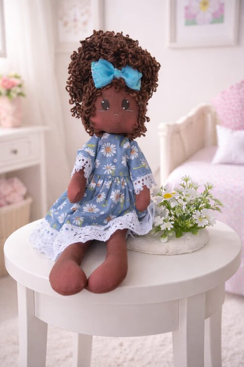 Boneca de Pano Algodão Articulada Vestido Floral Azul Margaridas