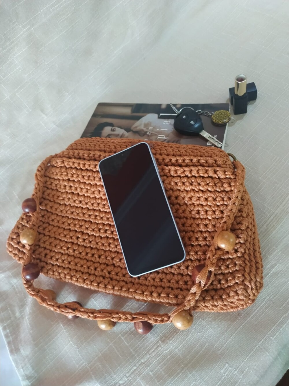 Bolsa de Crochê em Fio Náutico com Contas de Madeira