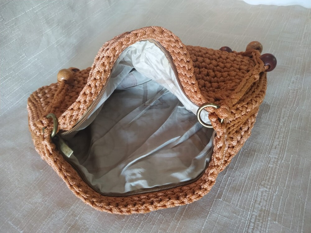 Bolsa de Crochê em Fio Náutico com Contas de Madeira