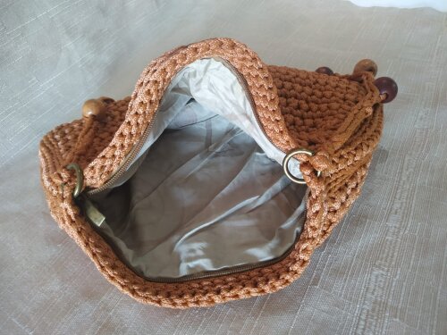Bolsa de Crochê em Fio Náutico com Contas de Madeira