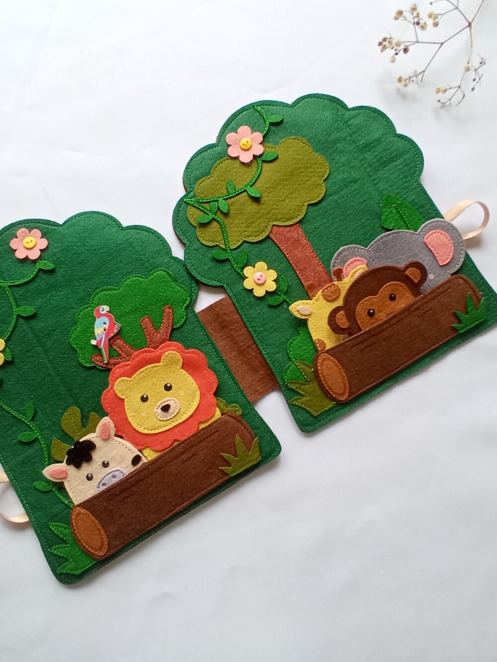 Livro Sensorial Safari em Feltro: Cenário + 6 Dedoches (Elefante