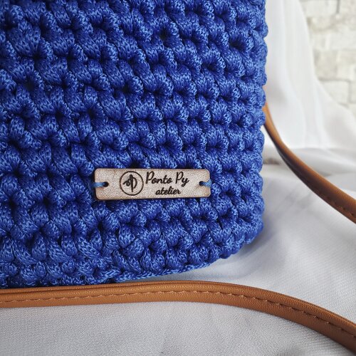 Bolsa Mochila Feminina Azul feita de Crochê Com Alça Caramelo